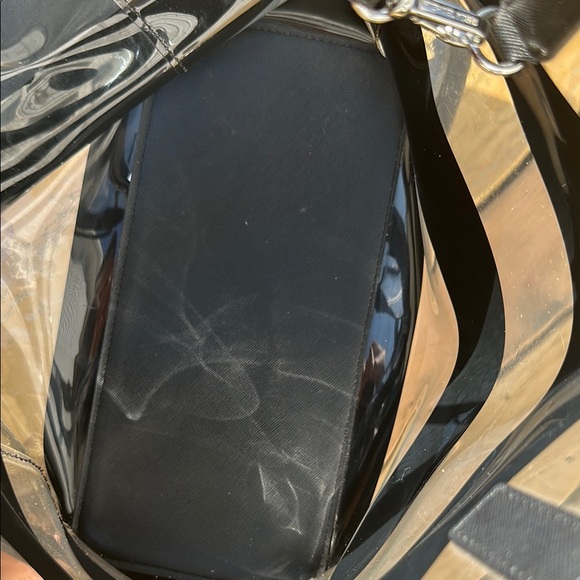 MICHAEL Michael Kors Black and White Tote Bag with Structured Design - Picture 5 of 6